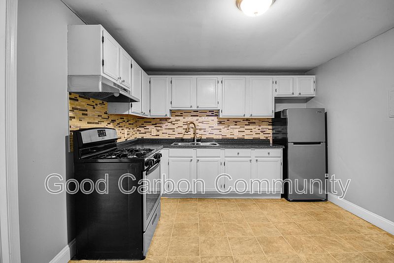 1st image of 1073 Grant St APT 6