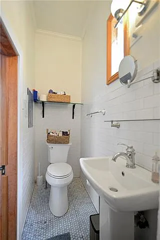 2020 Dauphine St — Photo 21