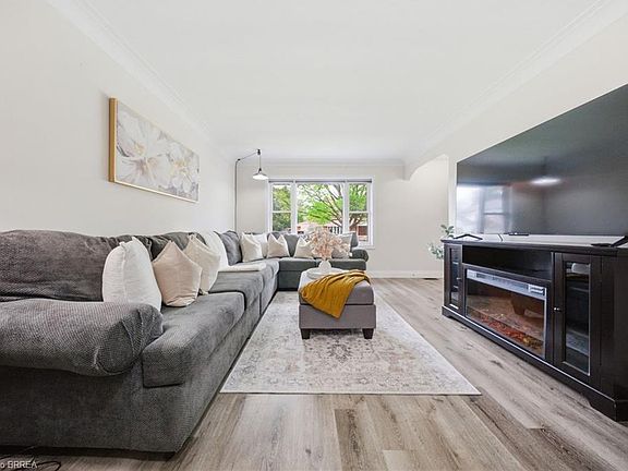4th image of 10 Rutherford St