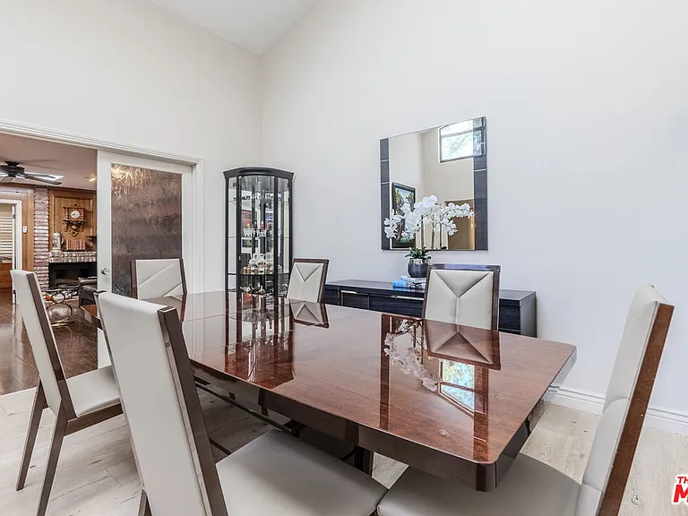 2637 Angelo Dr — Photo 7