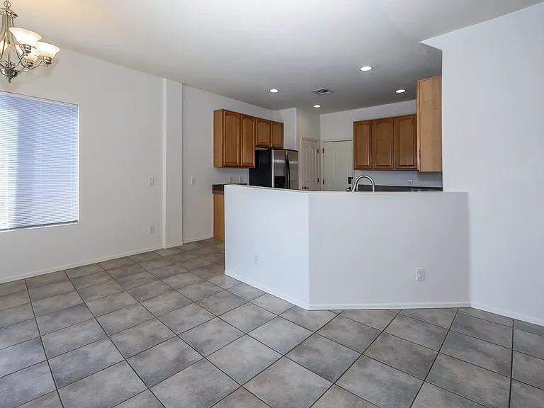 2083 S McConnell Dr — Photo 8