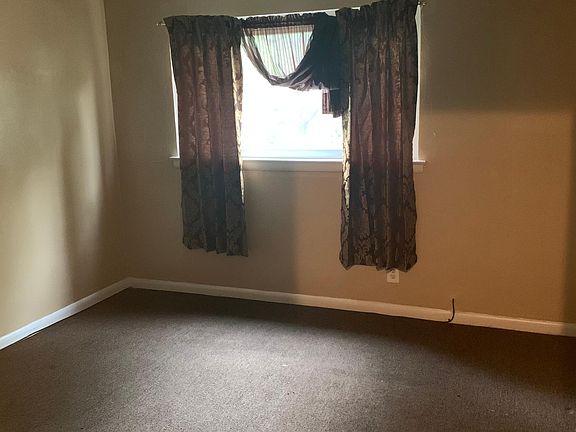 Level 2: Upper Master bedroom