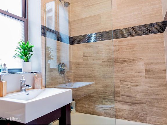 5th image of 153 W 80th St APT 5A