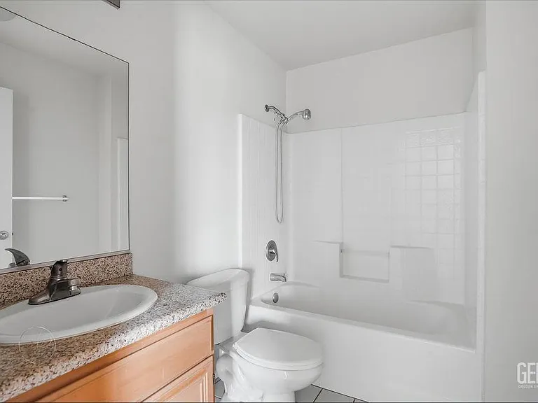 600 E Hosking Ave #10 — Photo 27