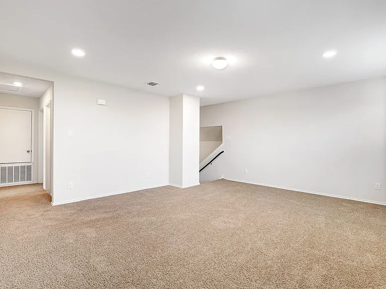 2850 Lindenwood Run — Photo 23