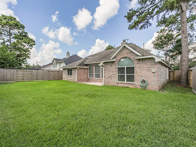 15810 Cypress Hall Dr — Photo 44