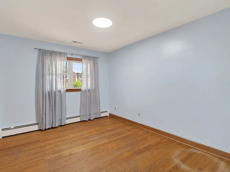 110 Marvin Dr — Photo 12