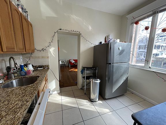 5th image of 16 Euston St #C3