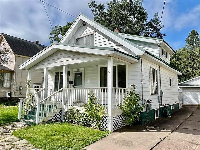 1st image of 219 N Lake St