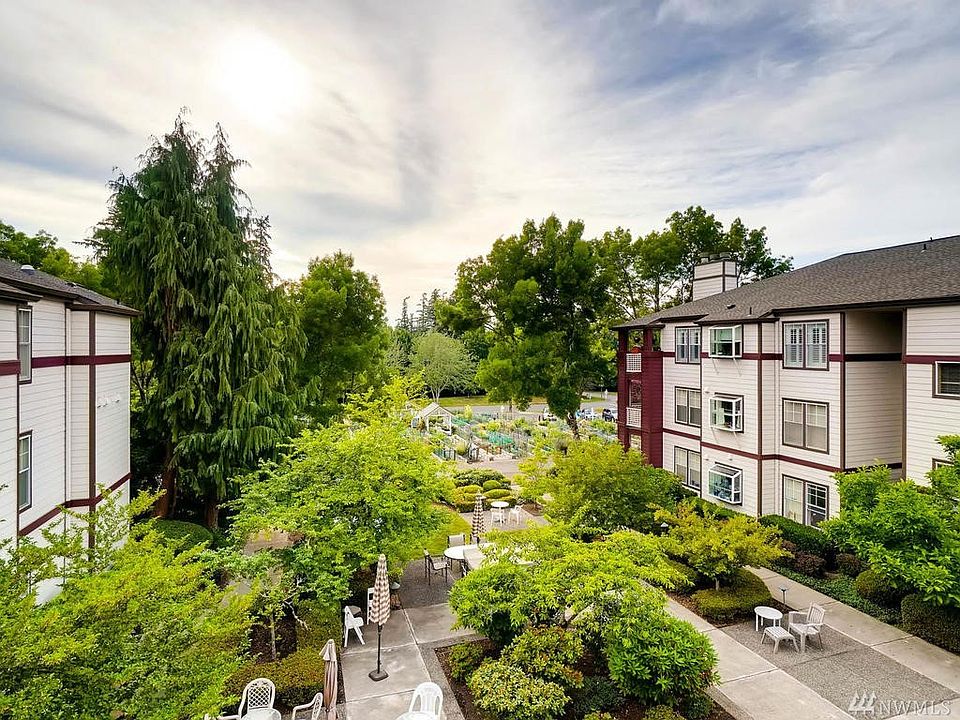 1st image of 3935 226th Pl SE APT 301