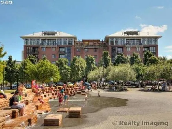 1030 NW Johnson St APT 421, Portland, OR 97209