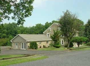 6830 Old Grange Rd, Slatington, PA 18080