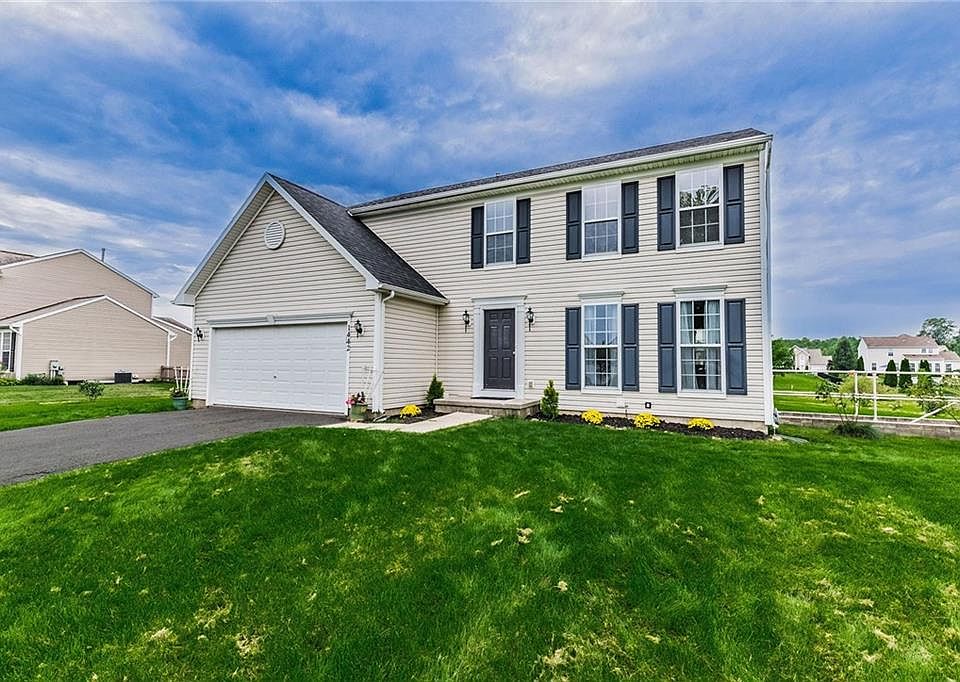 1st image of 1442 Emma Ln