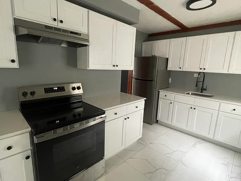 20 Yates St — Photo 1