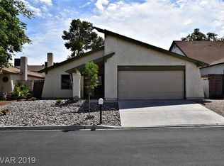 4776 Woodridge Rd, Las Vegas, NV 89121