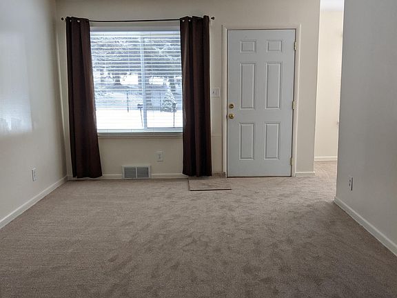 4th image of 304 W 21st St