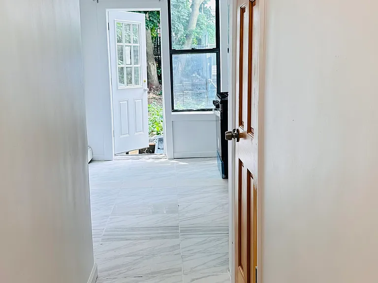 258 Forbell St #1 — Photo 10