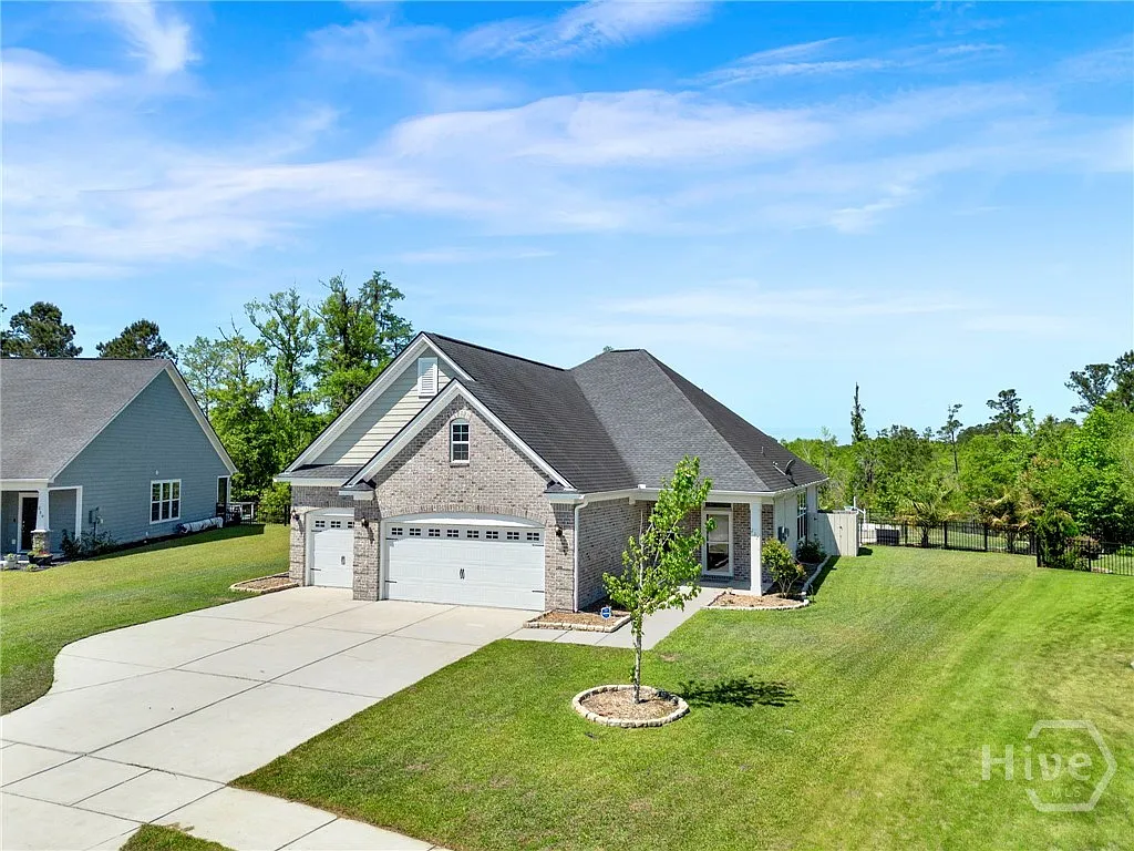 Building Photo - 217 McQueen Dr