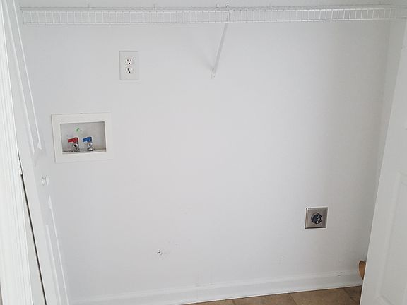3rd image of 3110 Holly Point