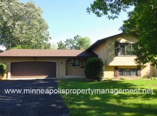 204 Lilac Ln, Shoreview, MN 55126