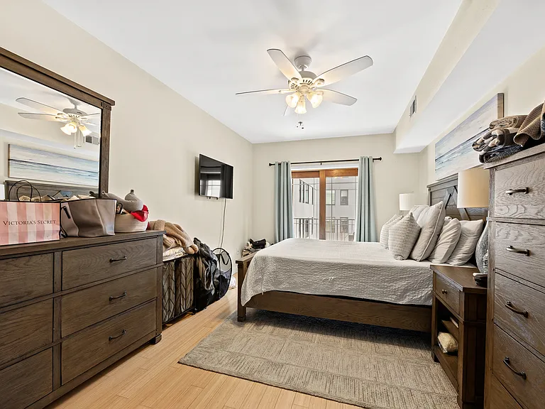 404 Monroe St #5 — Photo 17