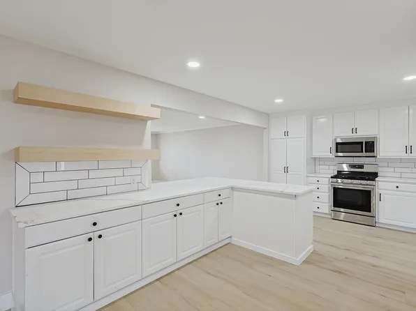 1016 Cavender Dr, Hurst, TX 76053