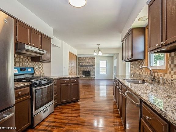 5th image of 1840 Sequoia Dr