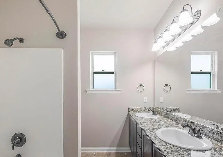 102 Sabine Dr — Photo 8