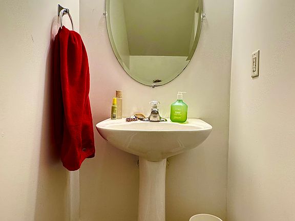 4th image of 105 4th Ave APT 302