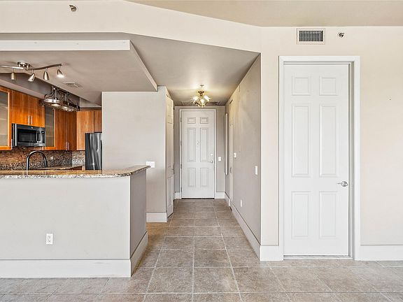 3rd image of 2631 NE 14th Avenue #303