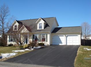 8 Cimarron Way, Latham, NY 12110