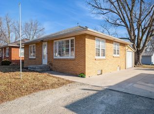 610 8th Ave NW, Independence, IA 50644