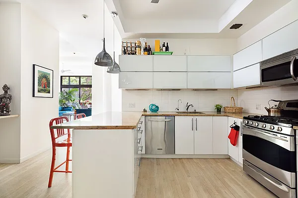 Sold by Compass | media 23