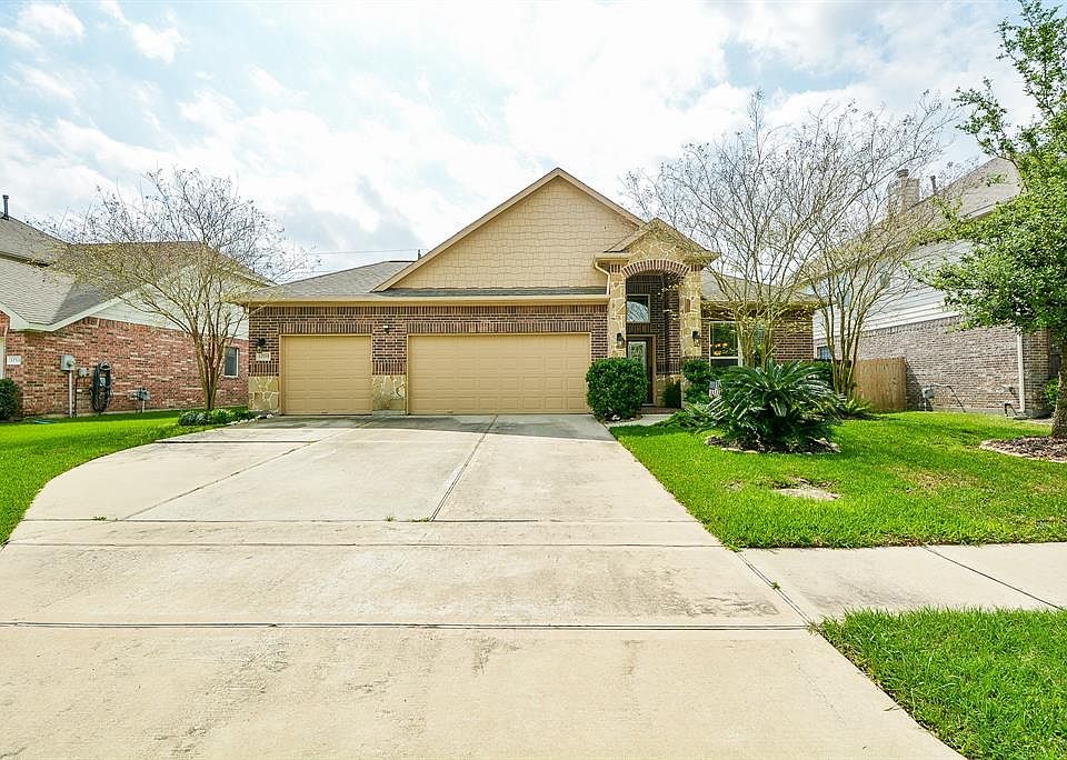 1st image of 12715 Arlington Meadows Ln
