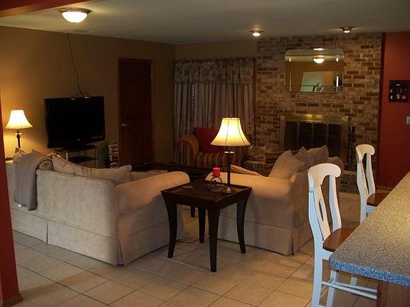 2nd image of 325 Meadowlark Cir