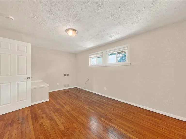 8123 Manor St — Photo 17