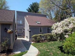 207 W Lyon Farm Dr, Greenwich, CT 06831