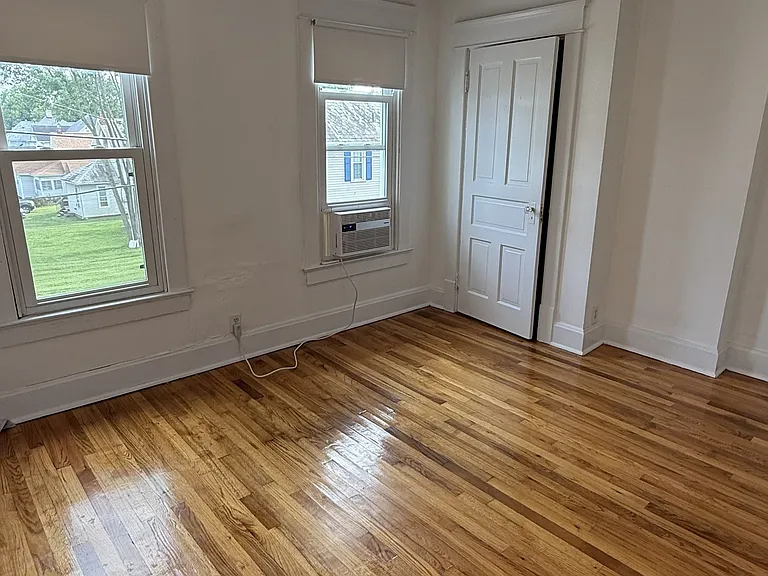 242 Hoover St — Photo 33