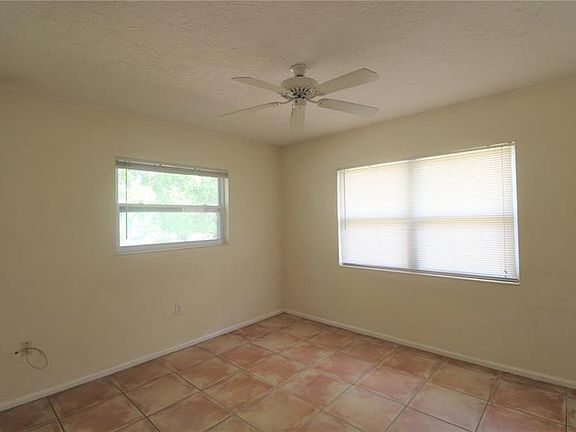 3rd image of 2200 Rose St