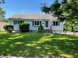 75 Birchwood Rd, Paramus, NJ 07652