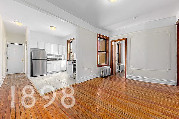 1st image of 300 12th St APT 20