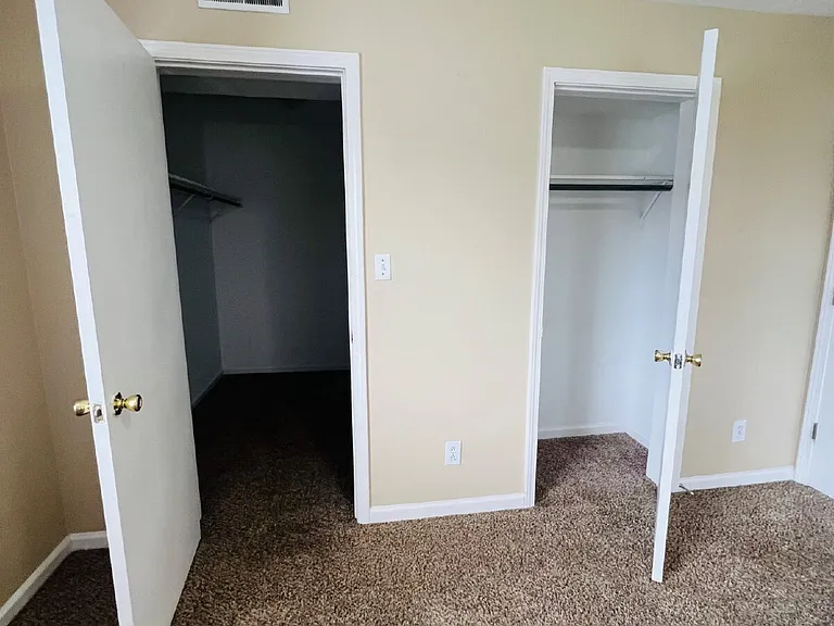 2 bed, 1.0 bath, 965 sqft, $925 — Photo 16