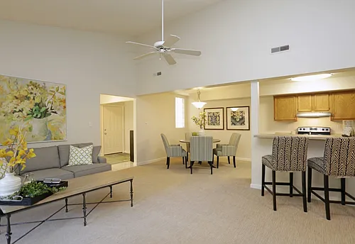 Lakemont Apartments Photo 1