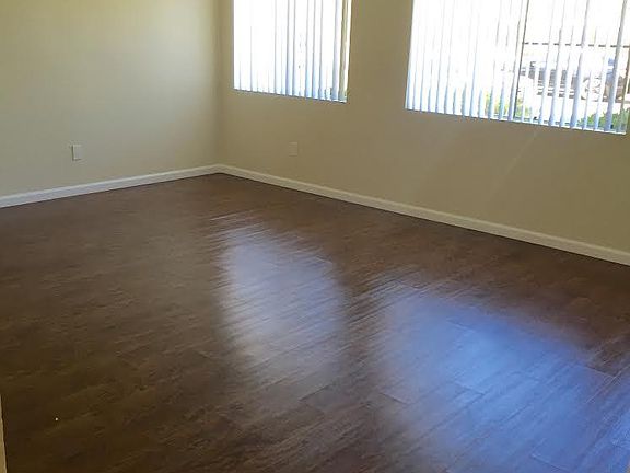 2nd image of 2287 Dunlop St APT 10