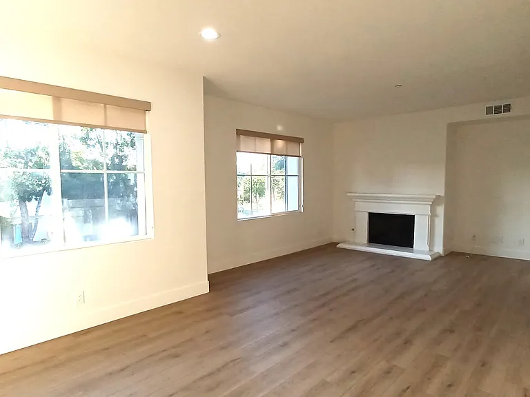 11 Sienna Rdg — Photo 3