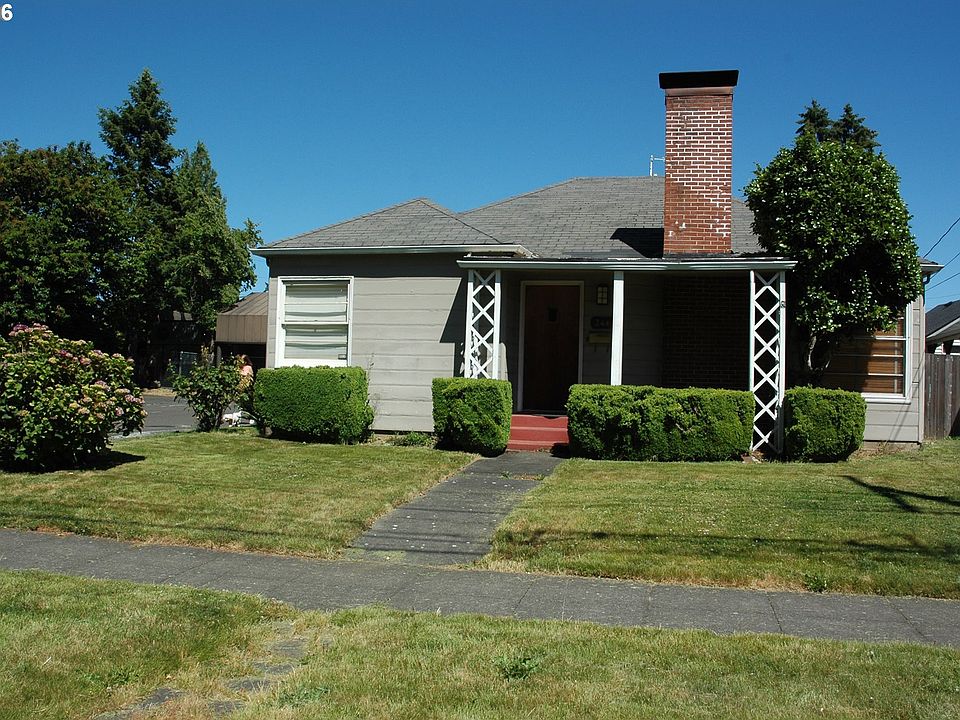 2nd image of 244 SE 5th Ave
