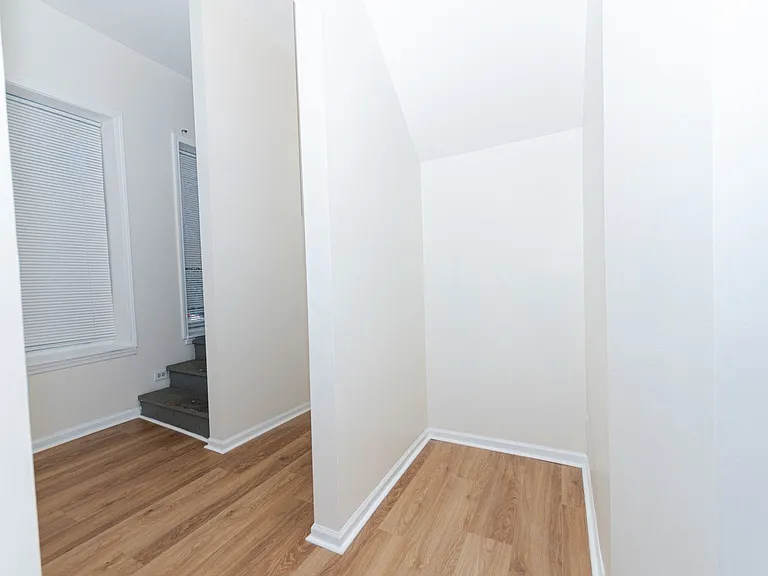 1024 N Western Ave #2 — Photo 20