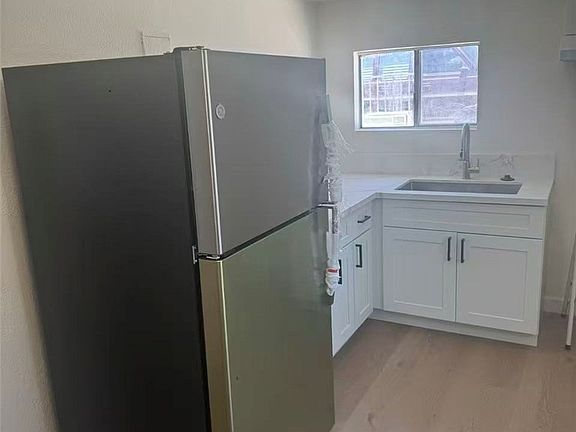 3rd image of 9824B Arrow Rte