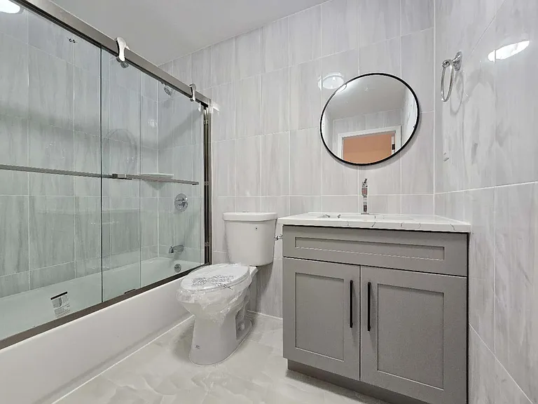12 Grimsby St #2A — Photo 19