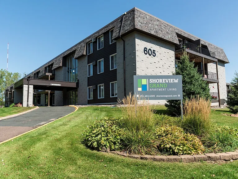 Shoreview Grand — Photo 2